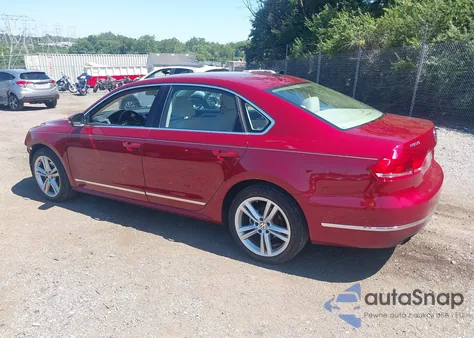 2015 Volkswagen Passat 1.8T Se из США, поврежденный, VIN 1VWBT7A31FC005052